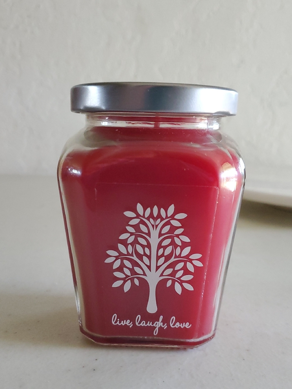 Home for the Holidays candle 7.5 oz New Approx burn time 48 hrs  Home Interiors